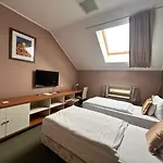 Boutique Sopianae Πετς