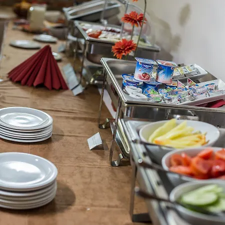 Boutique Sopianae فندق بيتْش