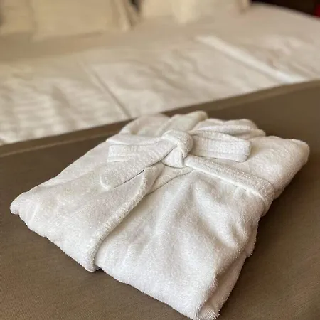 Boutique Sopianae فندق بيتْش